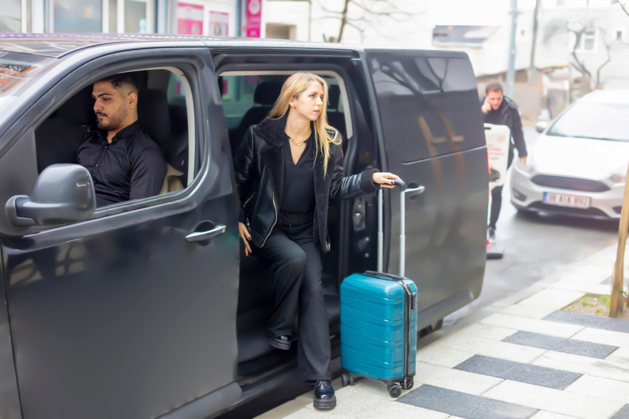 Dem Premium Hotel - Round Trip Airport Service - Istanbul International Airport Arnavutkoy المظهر الخارجي الصورة